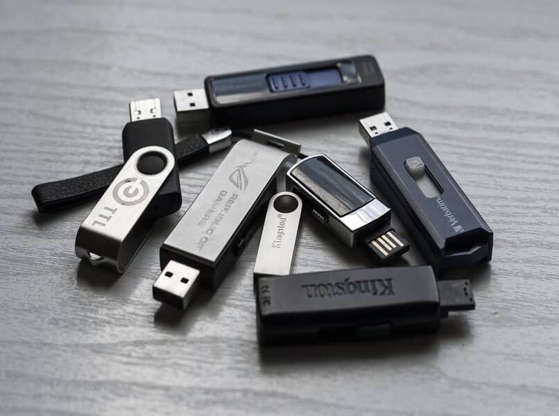 käynnistyvät USB-asemat Windows 10: n asentamiseksi