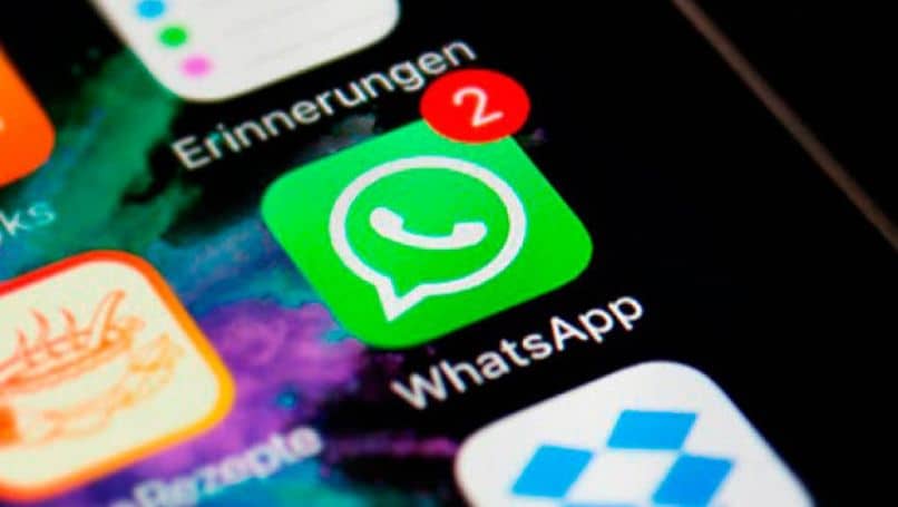 whatsapp-sovellus älypuhelimen valikossa