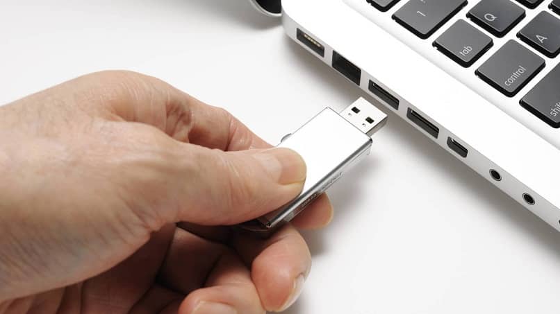 päivitä 64-bittinen Windows usb: n avulla