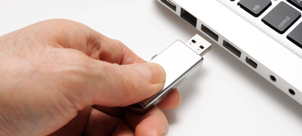 flash drive thumb usb featured