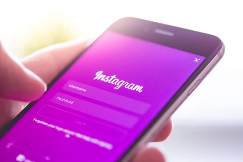 aplicacion instagram telefono entrada rosa