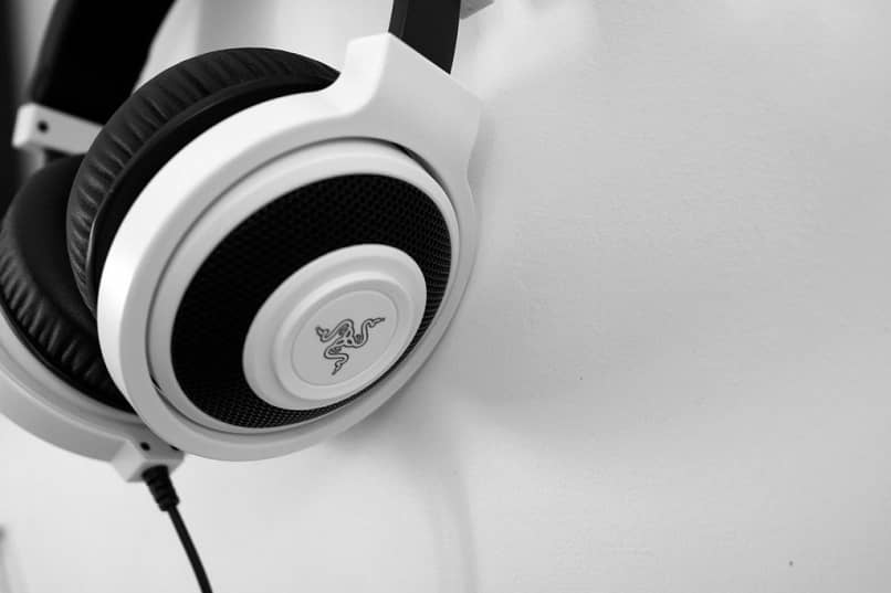 auriculares blanco