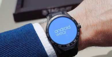 brazo hombre reloj azul aplicacion android Wear capturas pantalla smartwatch