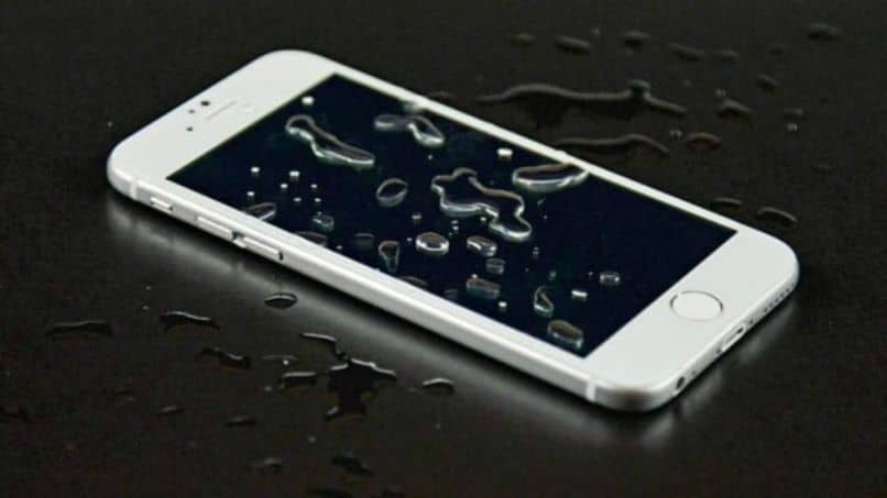 celular gotas de agua