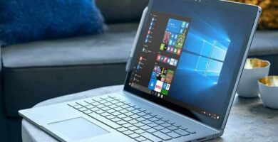 laptop encendida con windows