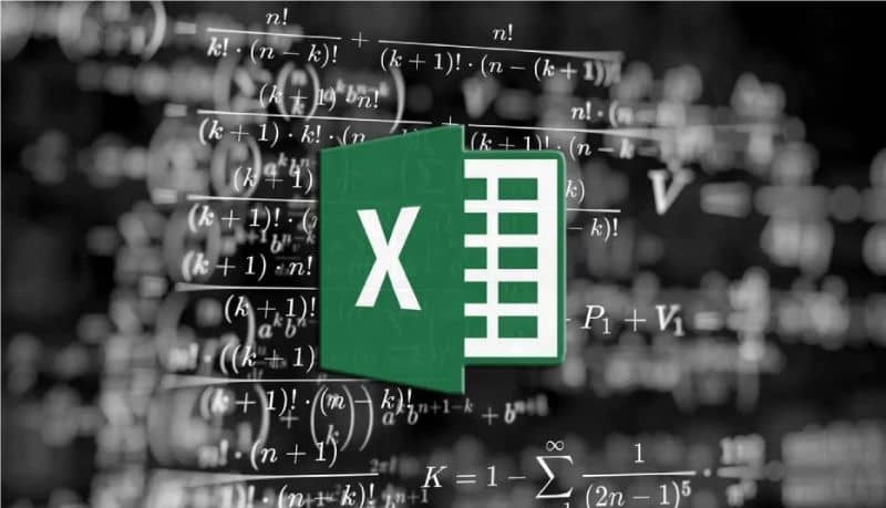 logo de excel sobre fondo de ecuaciones matematicas en blanco y negro