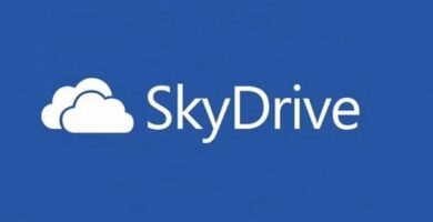 logo de skydrive blanco