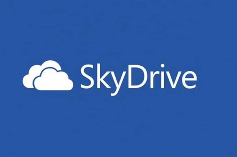 logo de skydrive blanco