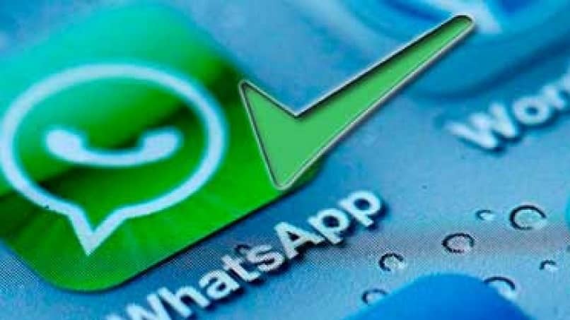 whatsapp aplicacion logo check verde