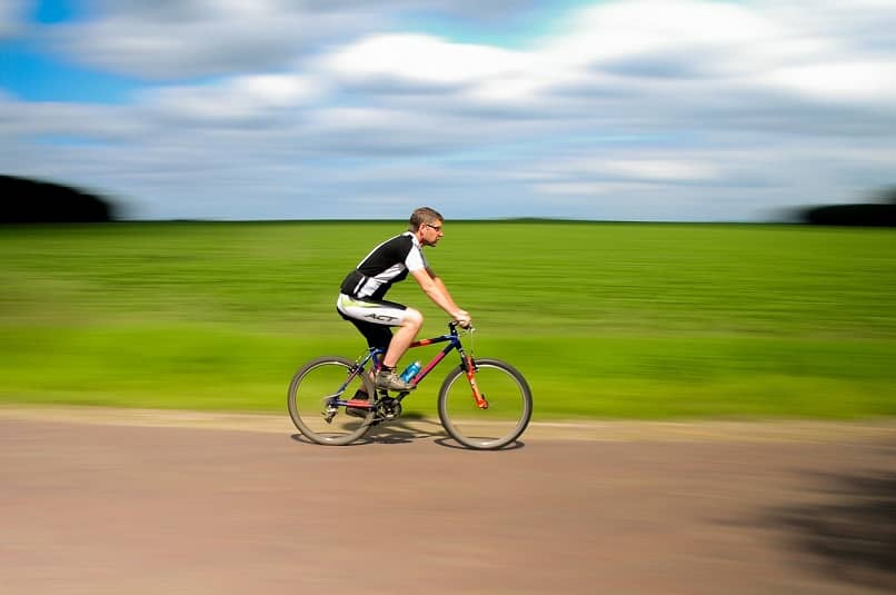 ejercicio bicicleta aire libre