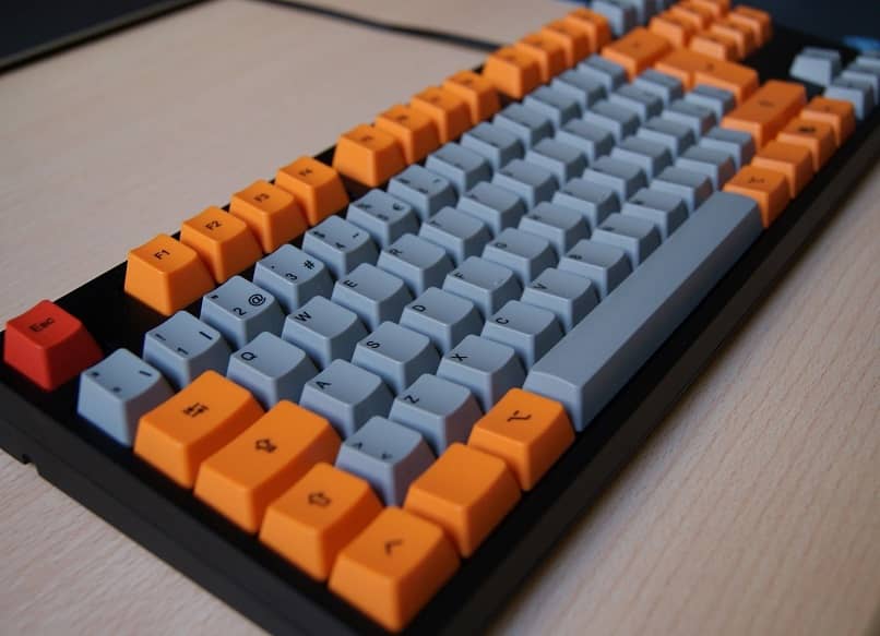 teclado de colores